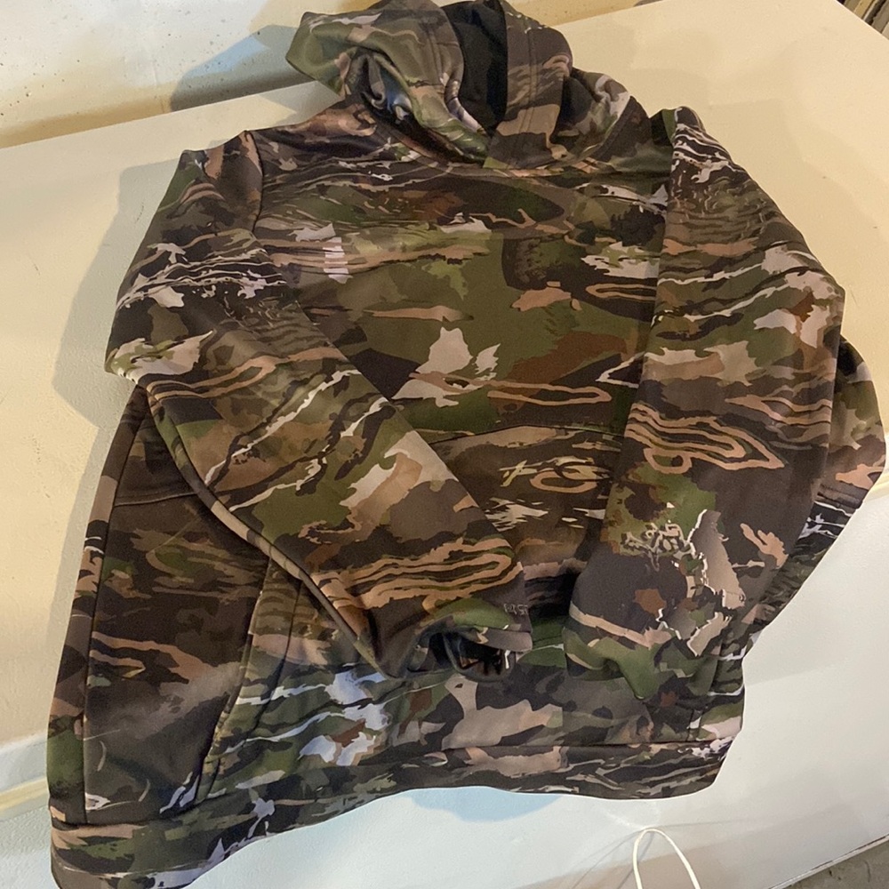 YXL Under Armour hoodie